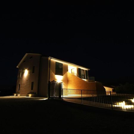Villa La Collina Del Girasole Montecastrilli Exterior foto