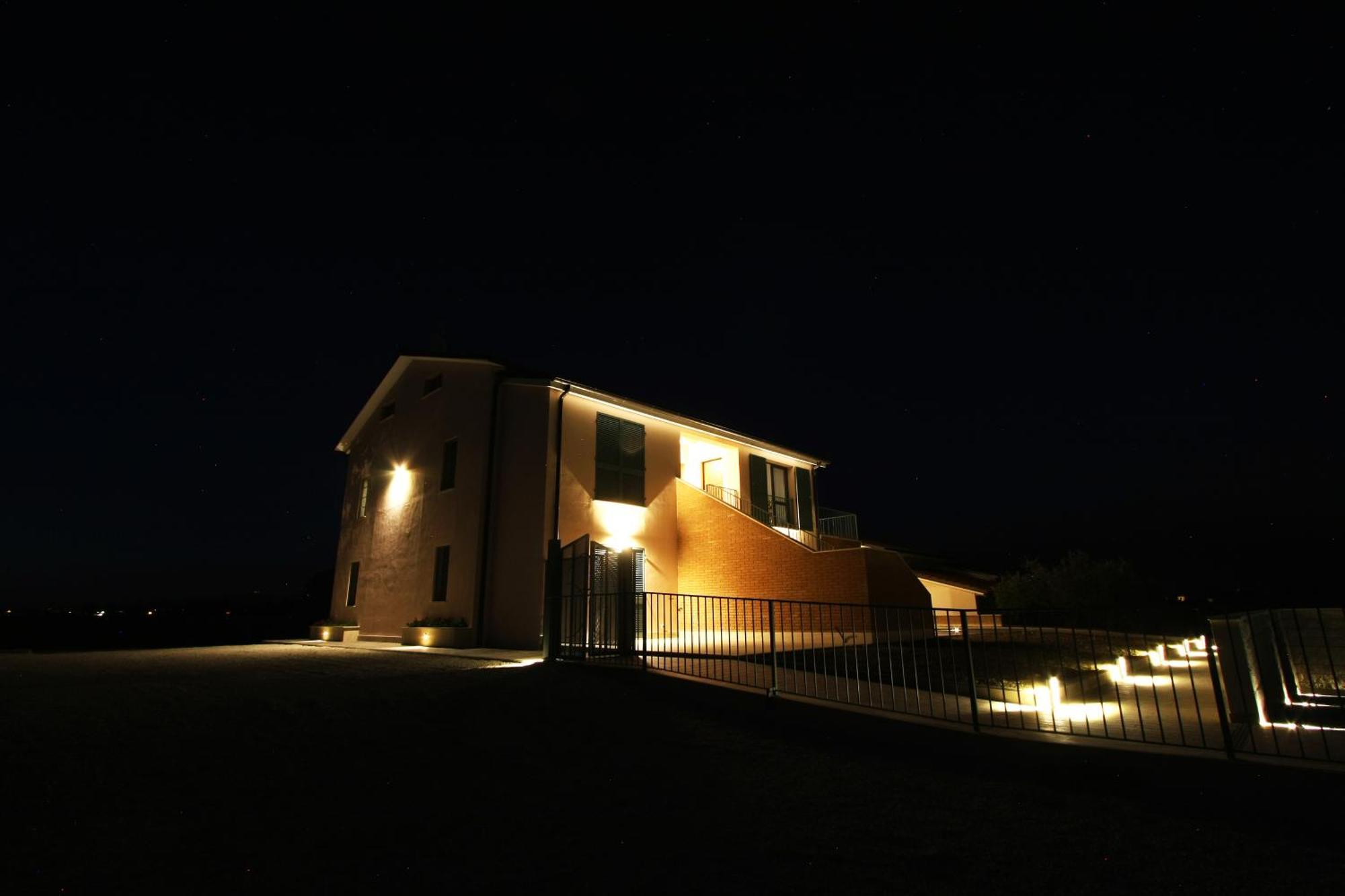 Villa La Collina Del Girasole Montecastrilli Exterior foto
